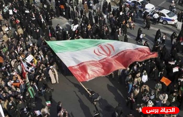 رفع أسعار الوقود يشعل الاحتجاجات في إيران