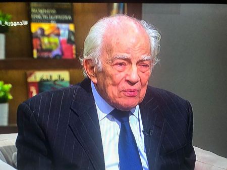 رشوان توفيق يبكي أحمد حلاوة "كنا قريبين من بعض"