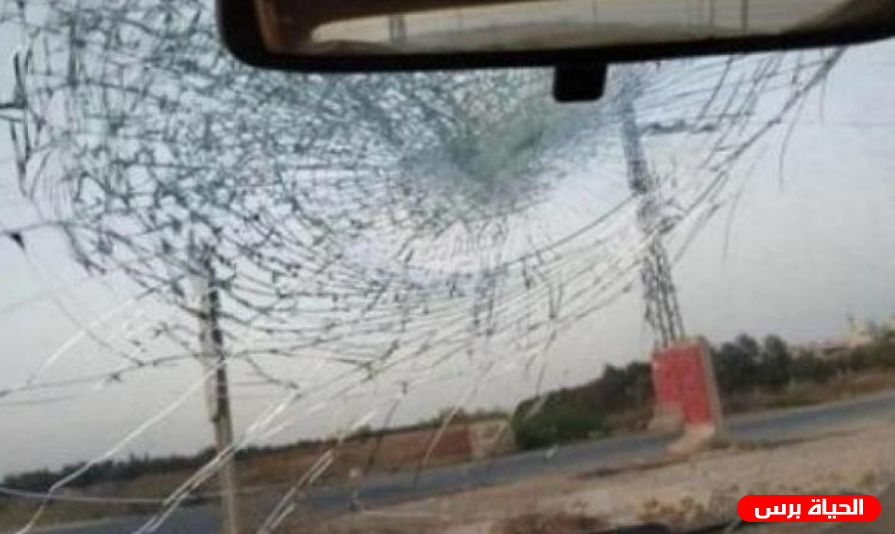 مستوطنون يعتدون على مركبات المواطنين في نابلس