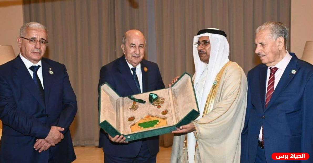 البرلمان العربي يمنح الرئيس الجزائري وسام القائد