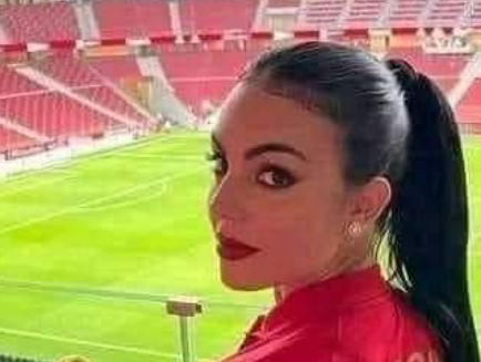 اطلالة جورجينا المثيرة في مدرجات كأس العالم 2022