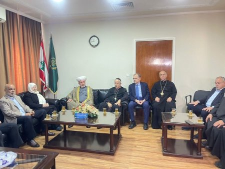 لقاء لفاعليات صيدا بدعوة من المفتي سوسان ادان مجزرة عين الحلوة واكد على التمسك بوحدة الصف وحقوق الشعب الفلسطيني !