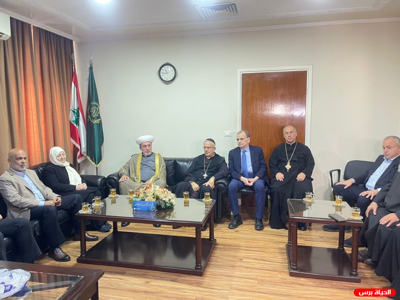 لقاء لفاعليات صيدا بدعوة من المفتي سوسان ادان مجزرة عين الحلوة واكد على التمسك بوحدة الصف وحقوق الشعب الفلسطيني !