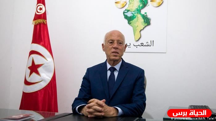 الرئيس التونسي يمدد حالة الطوارئ لمدة شهر