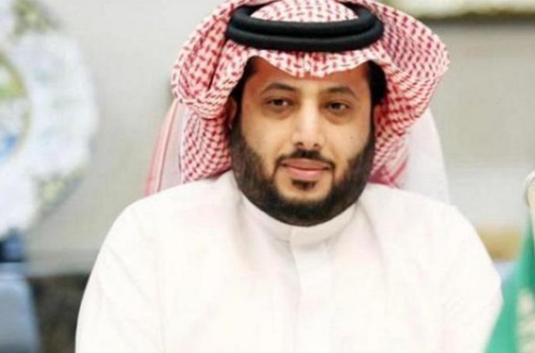 تركي آل الشيخ يسافر برحلة علاجية لهذا السبب