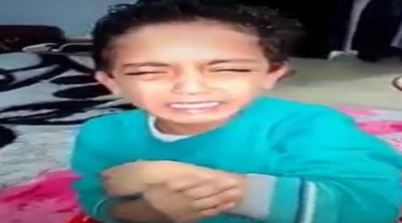 فيديو : أم تصور ابنها وهي تعذبه بقسوة