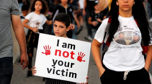 استهداف منزل رئيس بلدية سخنين العربية في أراضي الـ 48