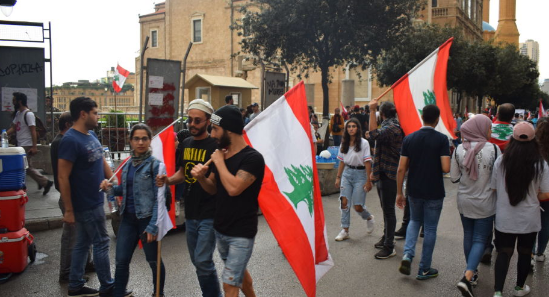 الأمن اللبناني يمنع أنصار أحزاب لبنانية من اقتحام ساحة الشهداء في بيروت