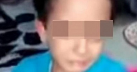 مصير الطفل المعذب .. أخذه من أمه بعد تعذيبه ووضعه في دار للرعاية