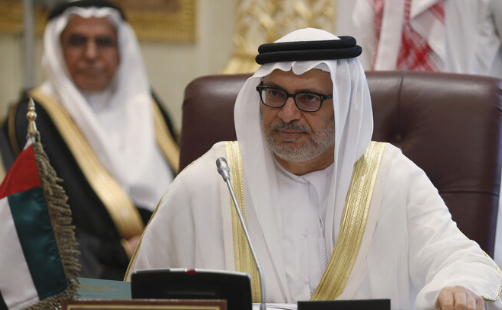 قرقاش يحذر من إضعاف منظمة التعاون الإسلامي وسياسة المحاور