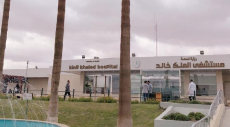 مجهولون يلقون بجثة على باب مستشفى في حائل