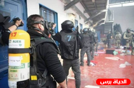 الاحتلال يسحب إنجازات الأسرى تدريجياً