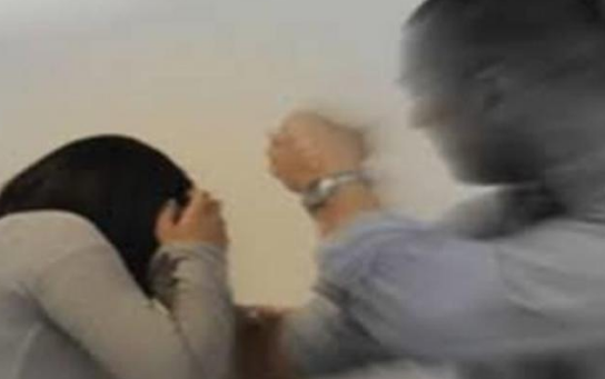 قتل زوجته بضرب رأسها بالحائط لهذا لسبب