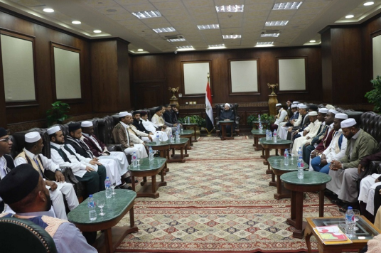 مفتي مصر يلتقي أئمة من ليبيا ويحذرهم 