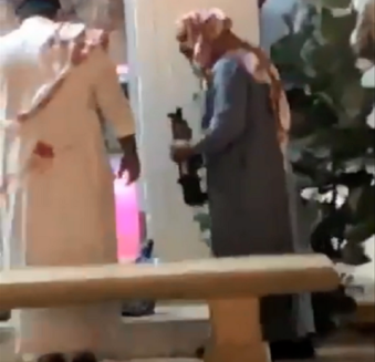 فيديو اطلاق نار في سوق الذهب في محافظة عفيف