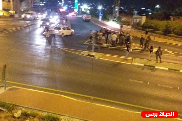 مستوطنون يهاجمون مركبات المواطنين علي طريق نابلس