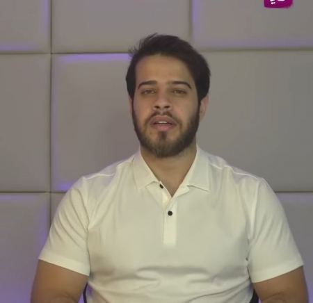 ادهم نابلسي يعلن اعتزاله الغناء ويتلوا "ما خلقت الجن والانس إلا ليعبدون"