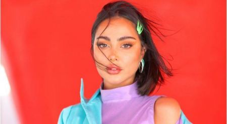 صورة جريئة .. فاطمة المؤمن مع شاب سعودي