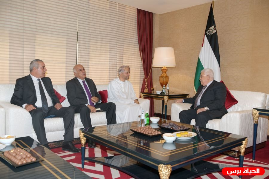 الرئيس عباس يستقبل رئيس اللجنة الاولمبية العمانية