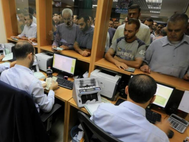 صرف مساعدات شهداء وجرحى مسيرات العودة في غزة