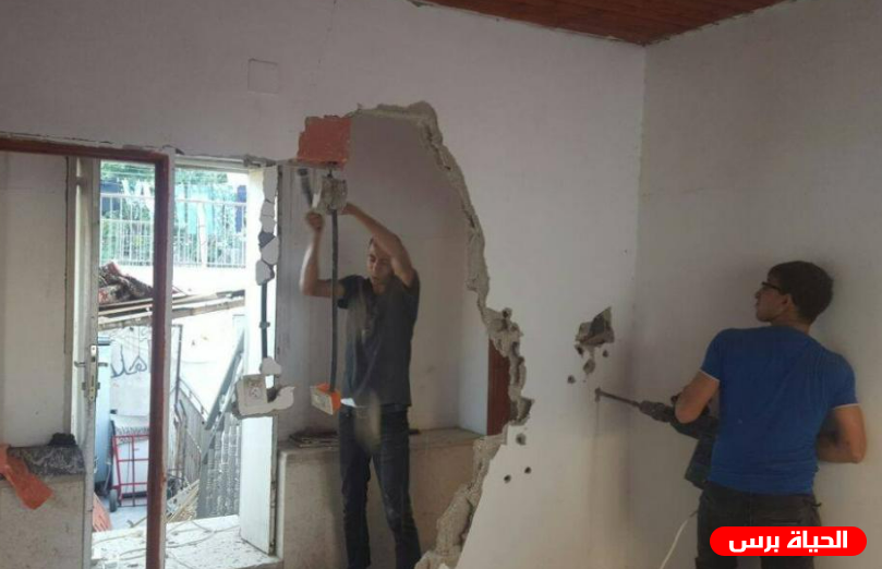 الاحتلال يجبر مواطن على هدم منزله في الطيبة