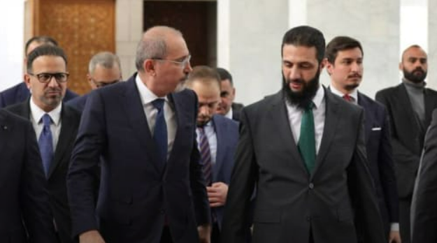 زيارة تاريخية لوزير الخارجية الأردني إلى دمشق تثير ردود فعل سياسية