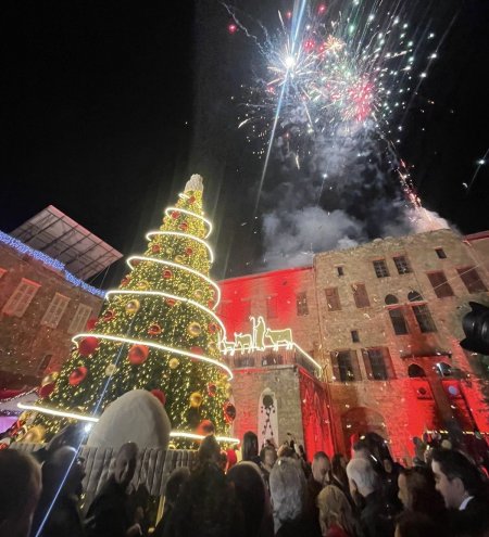 من سُبات الأزمات إلى وهج الأعياد : صيدا نموذجاً! 